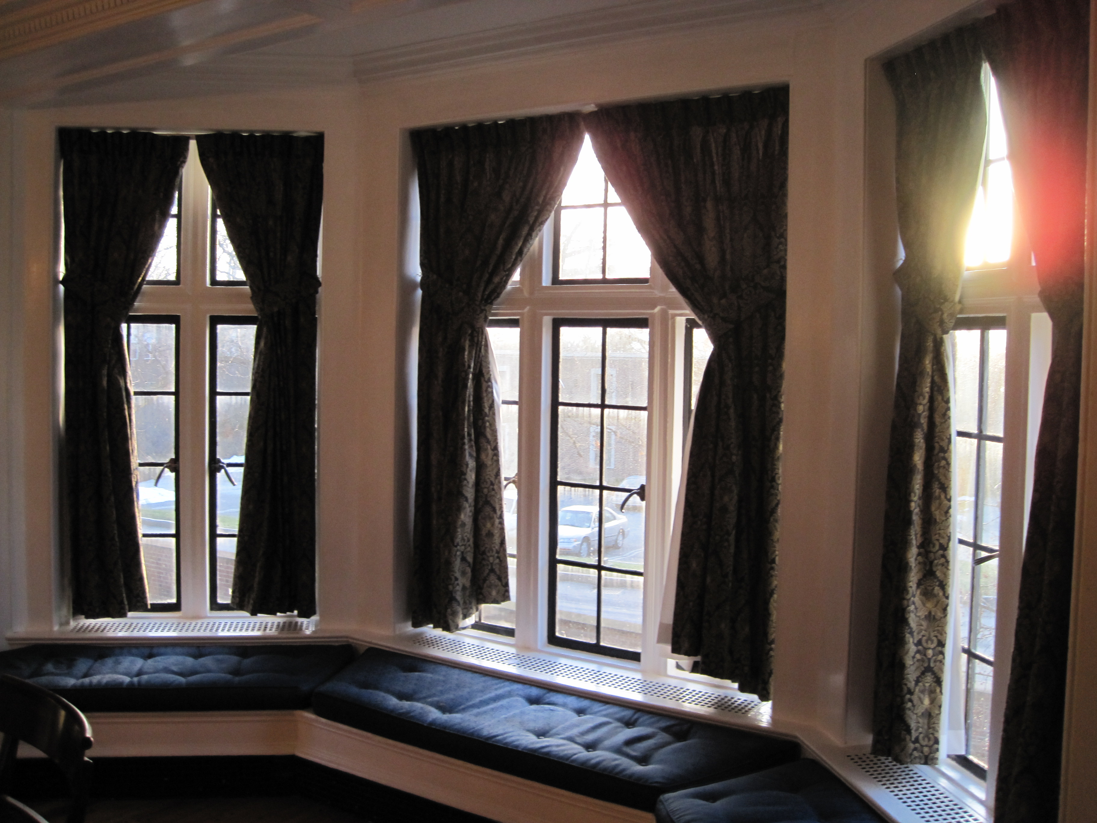 The bay window sitting room at 2 Forest Park Lane